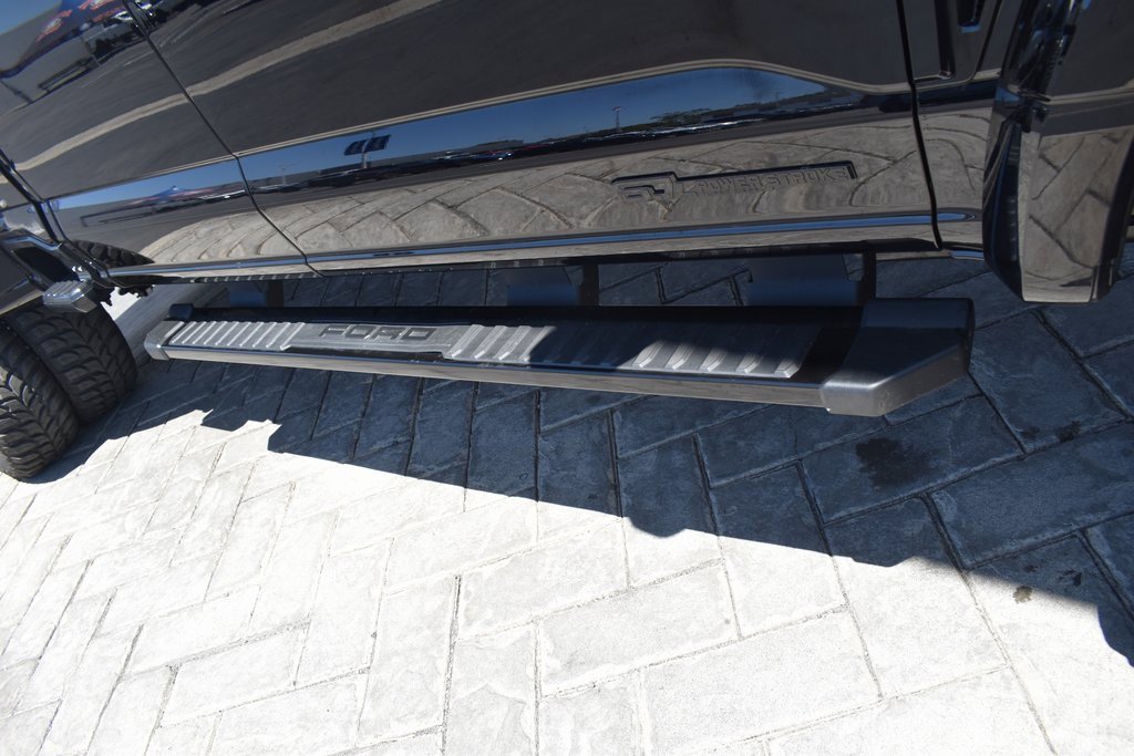 Used 2025 Ford F450 Lariat w/ FX4 Off-Road Package image 9