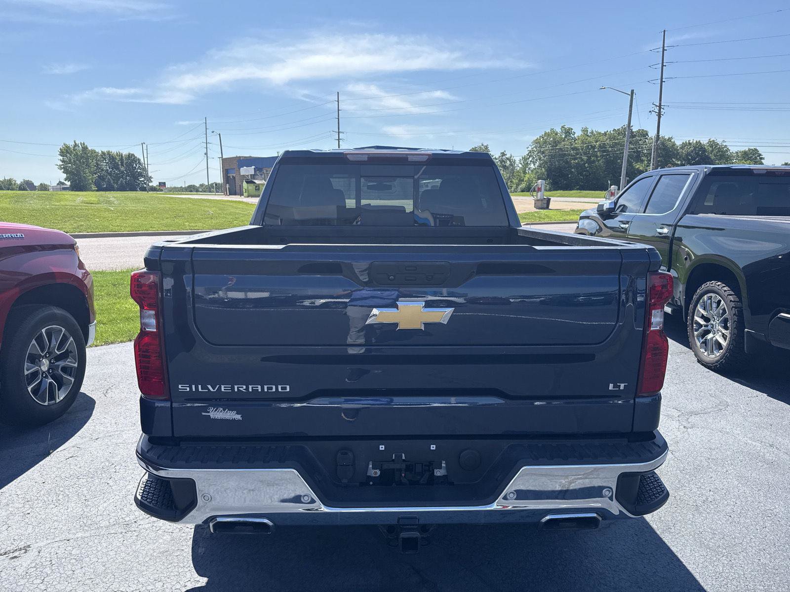 Certified 2021 Chevrolet Silverado 1500 LT AWD/4WD image 3