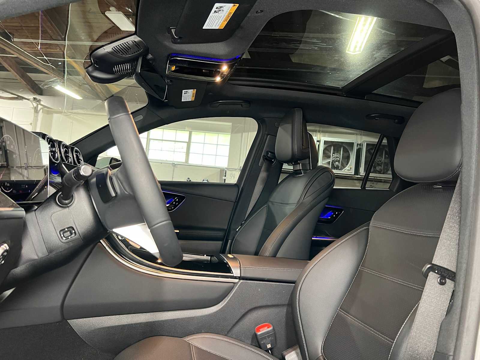 Used 2026 Mercedes-Benz GLC 300 4MATIC image 24