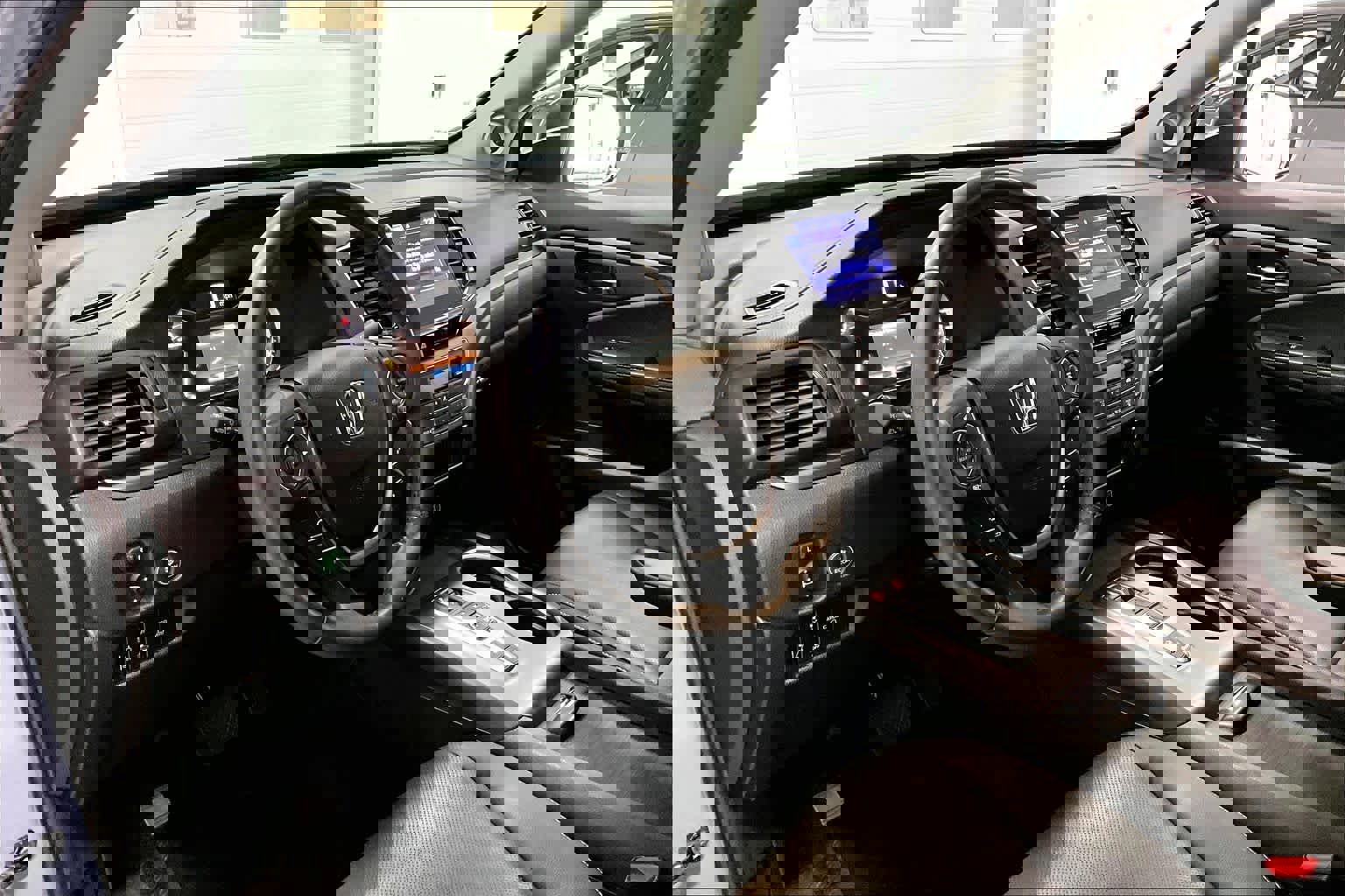 Used 2023 Honda Ridgeline RTL image 2