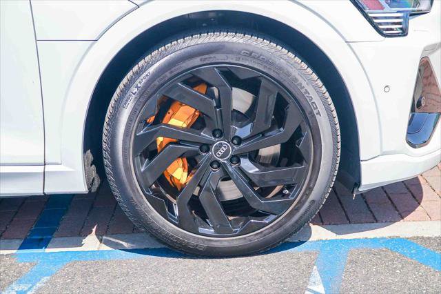 Certified 2023 Audi e-tron Premium Plus w/ Premium Plus Package AWD/4WD image 11