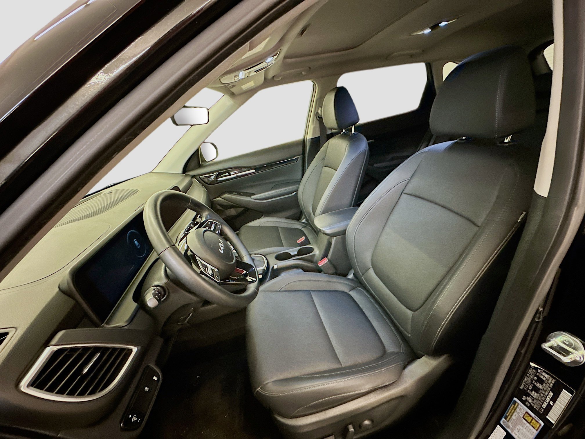 Used 2024 Kia Seltos EX image 13