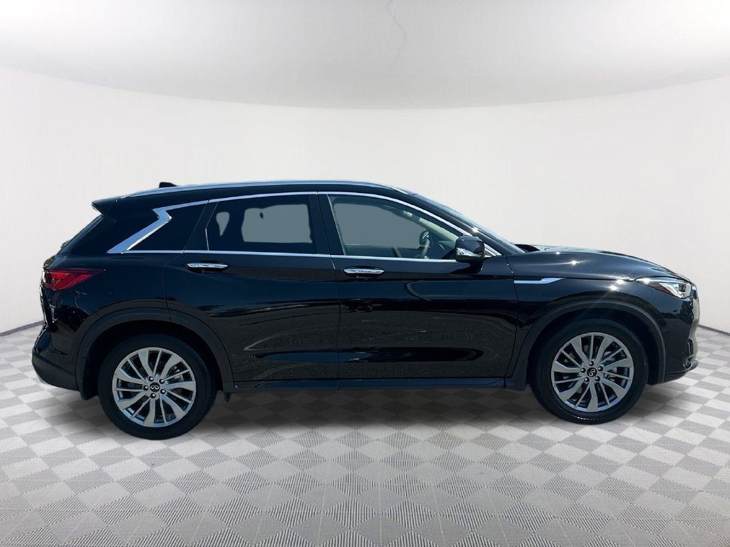 Used 2023 INFINITI QX50 Luxe FWD image 4