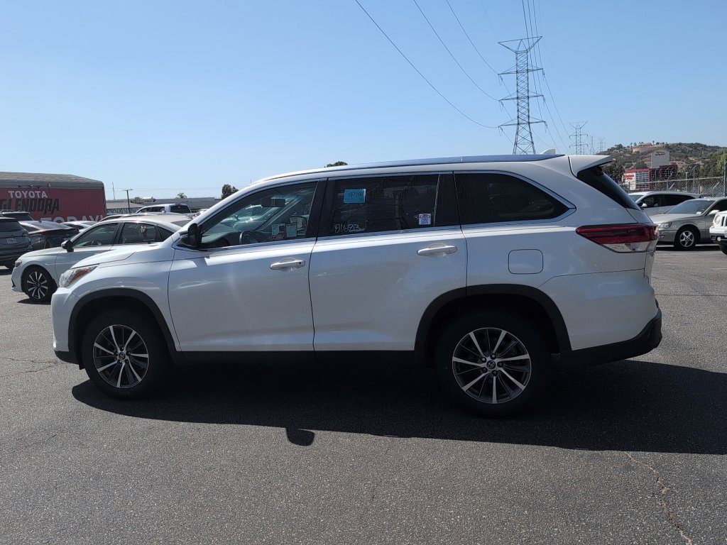 Certified 2019 Toyota Highlander XLE FWD image 8