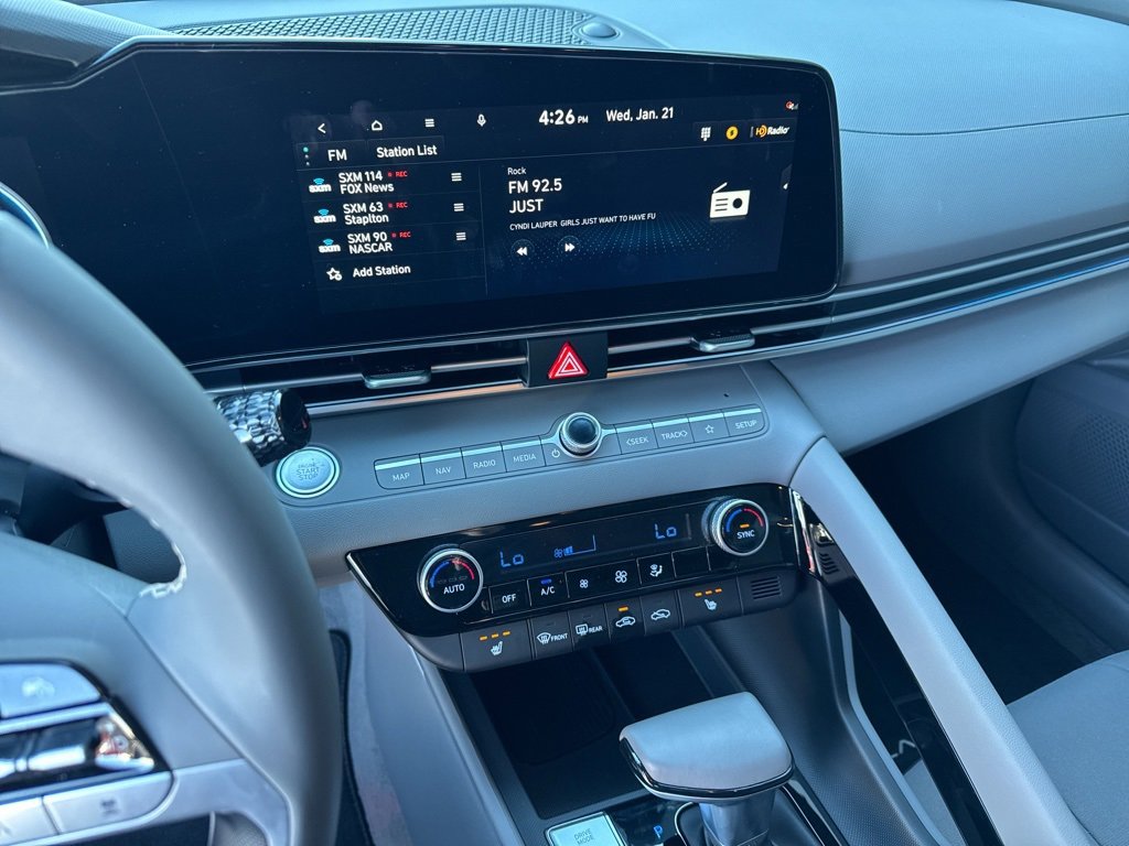 New 2025 Hyundai Elantra SEL image 11