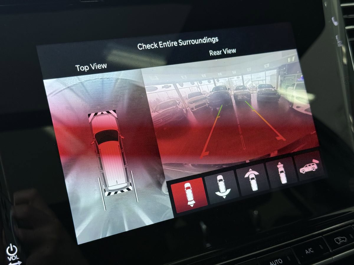 Used 2025 Jeep Wagoneer L Series III w/ Premium Group I AWD/4WD image 69