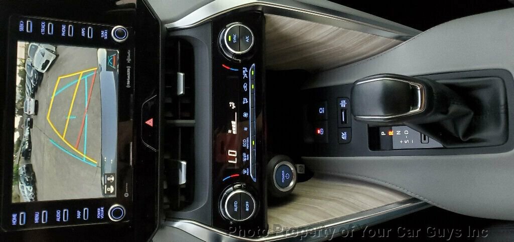 Used 2021 Toyota Venza XLE w/ Softex Package image 26