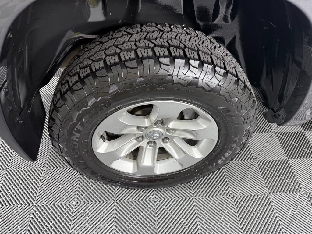 Used 2022 RAM 1500 Laramie AWD/4WD image 12