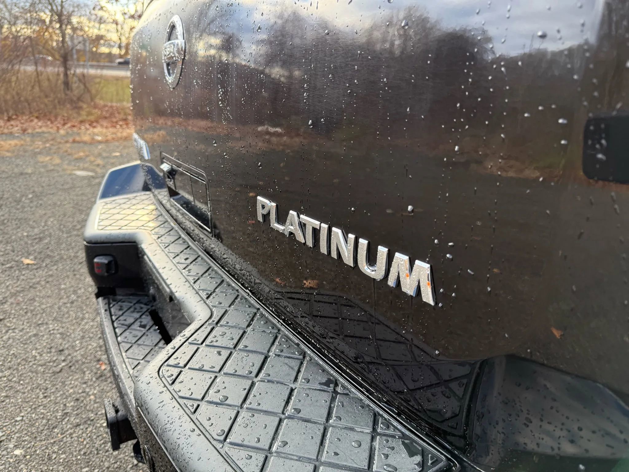 Used 2010 Nissan Armada Platinum w/ Captain Seat Pkg image 12