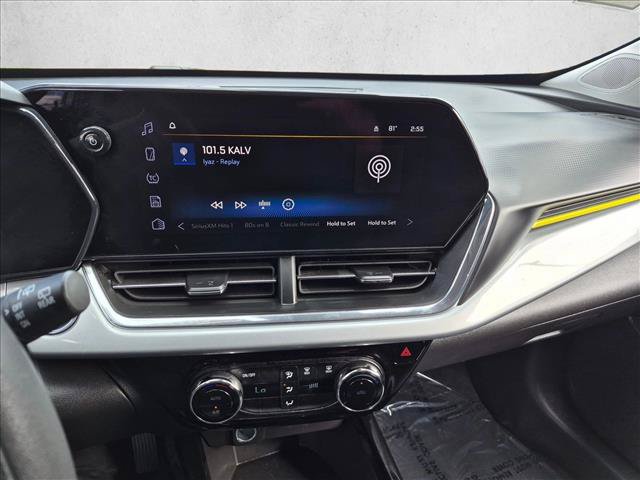 Used 2025 Chevrolet Trax LT FWD image 19