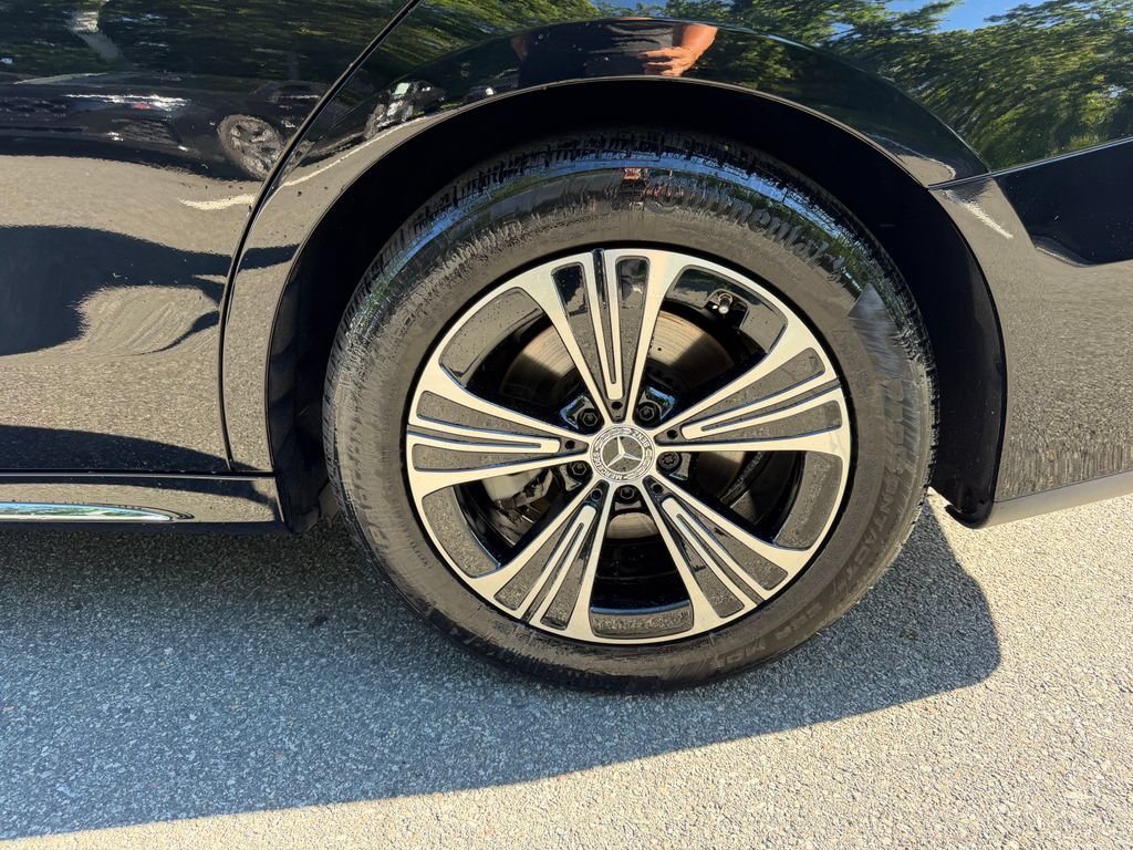 Used 2026 Mercedes-Benz E 350 4MATIC Sedan image 9