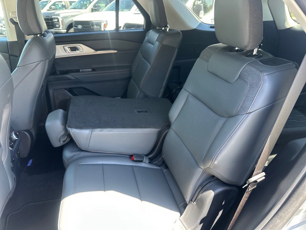 New 2025 Ford Explorer Active w/ Active Comfort Package image 35