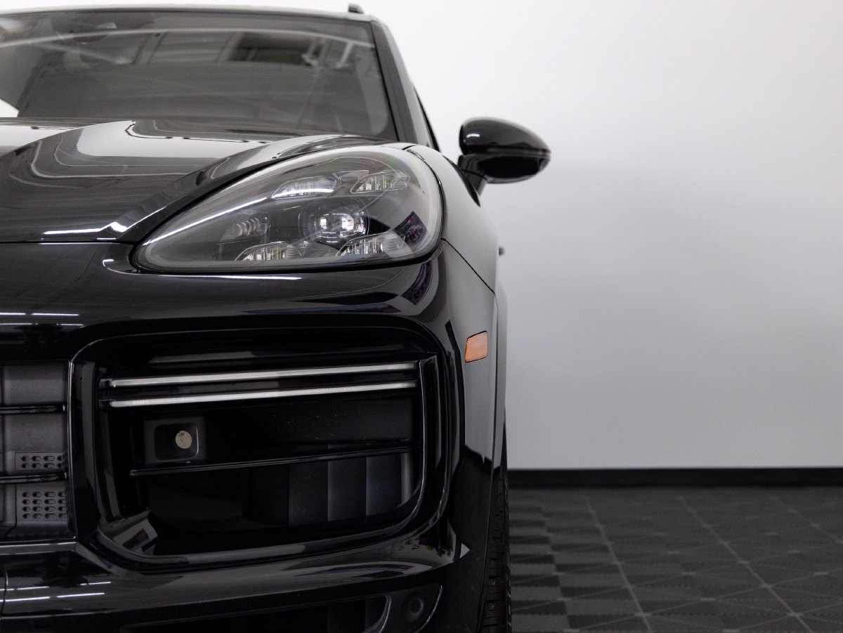 Certified 2023 Porsche Cayenne Turbo S AWD/4WD image 11