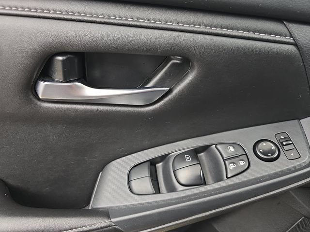 Used 2025 Nissan Sentra SV FWD image 27