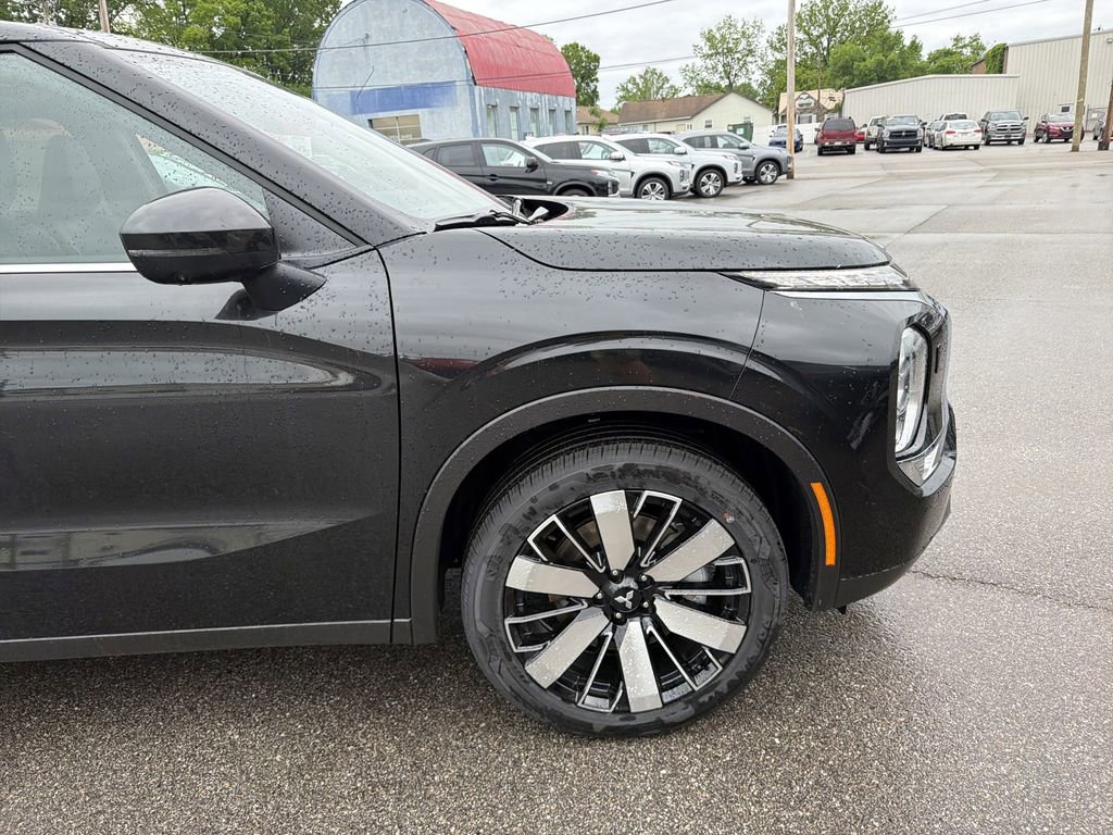 New 2026 Mitsubishi Outlander SE AWD/4WD image 2