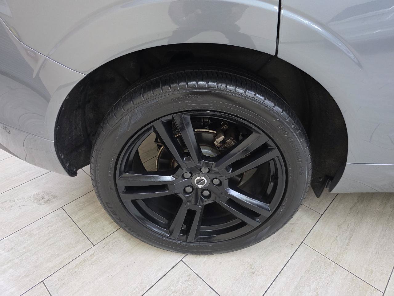 Used 2018 Volvo XC60 T5 Momentum w/ Convenience Package AWD/4WD image 42