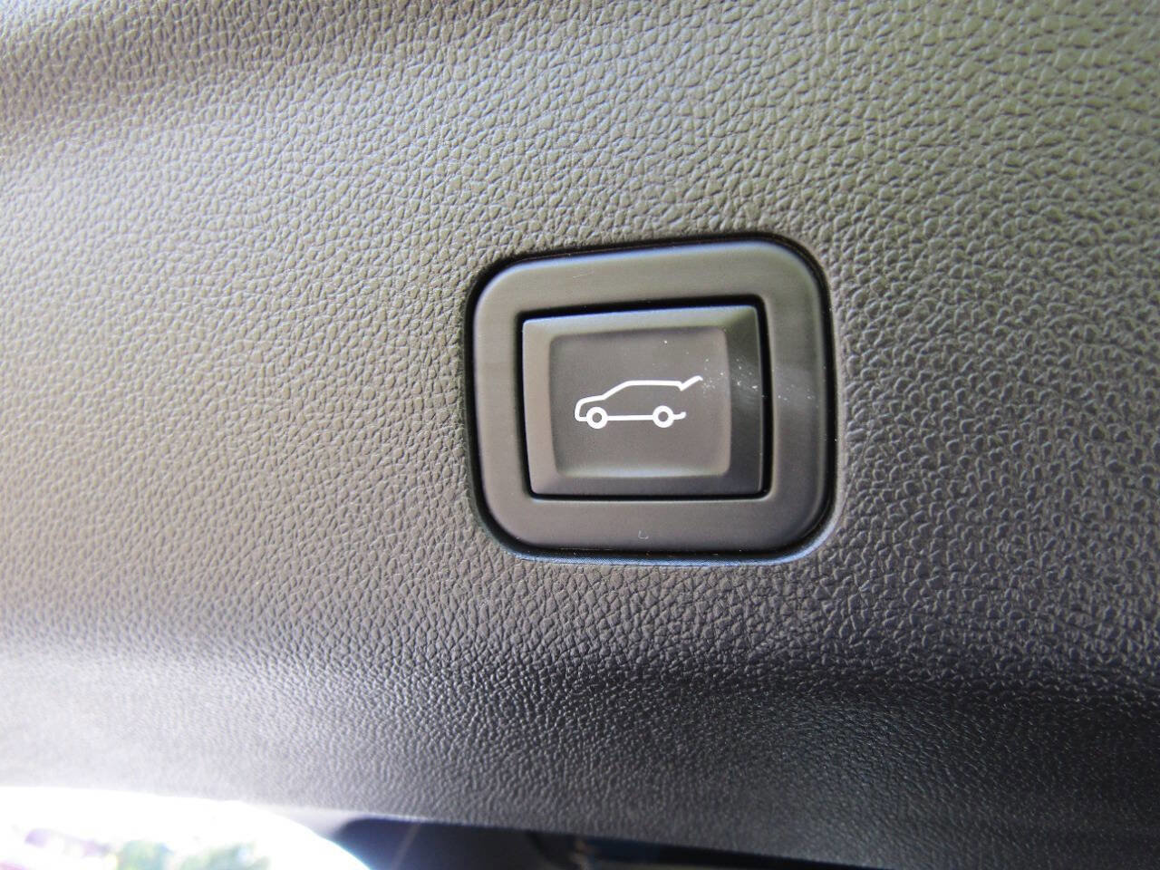 Used 2024 Chevrolet Tahoe LT image 33