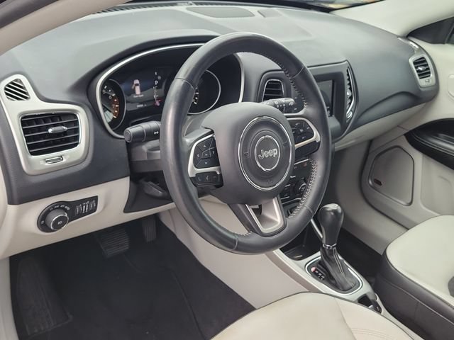 Used 2018 Jeep Compass Latitude w/ Popular Equipment Group FWD image 19