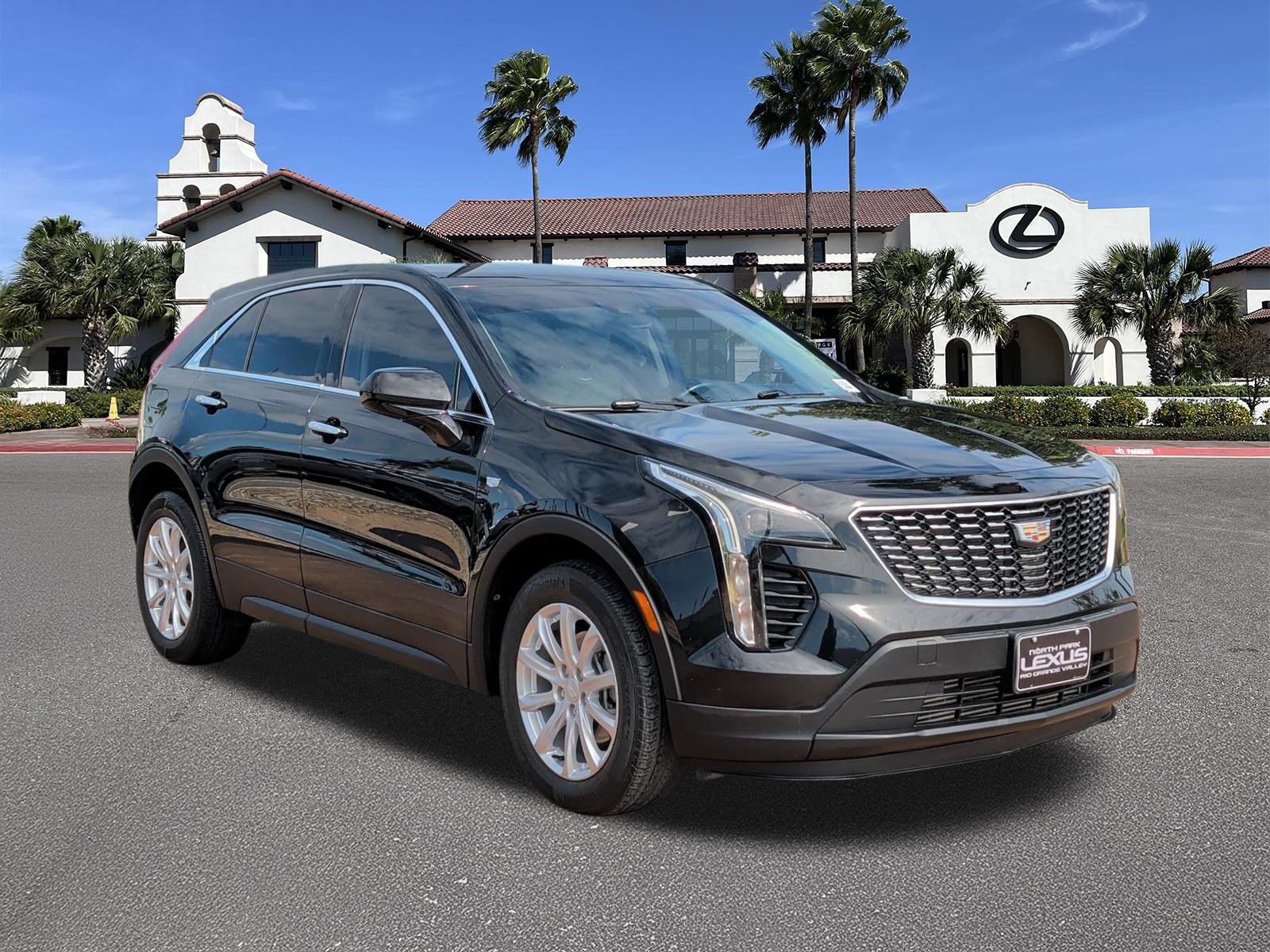 Used 2023 Cadillac XT4 Luxury FWD image 1