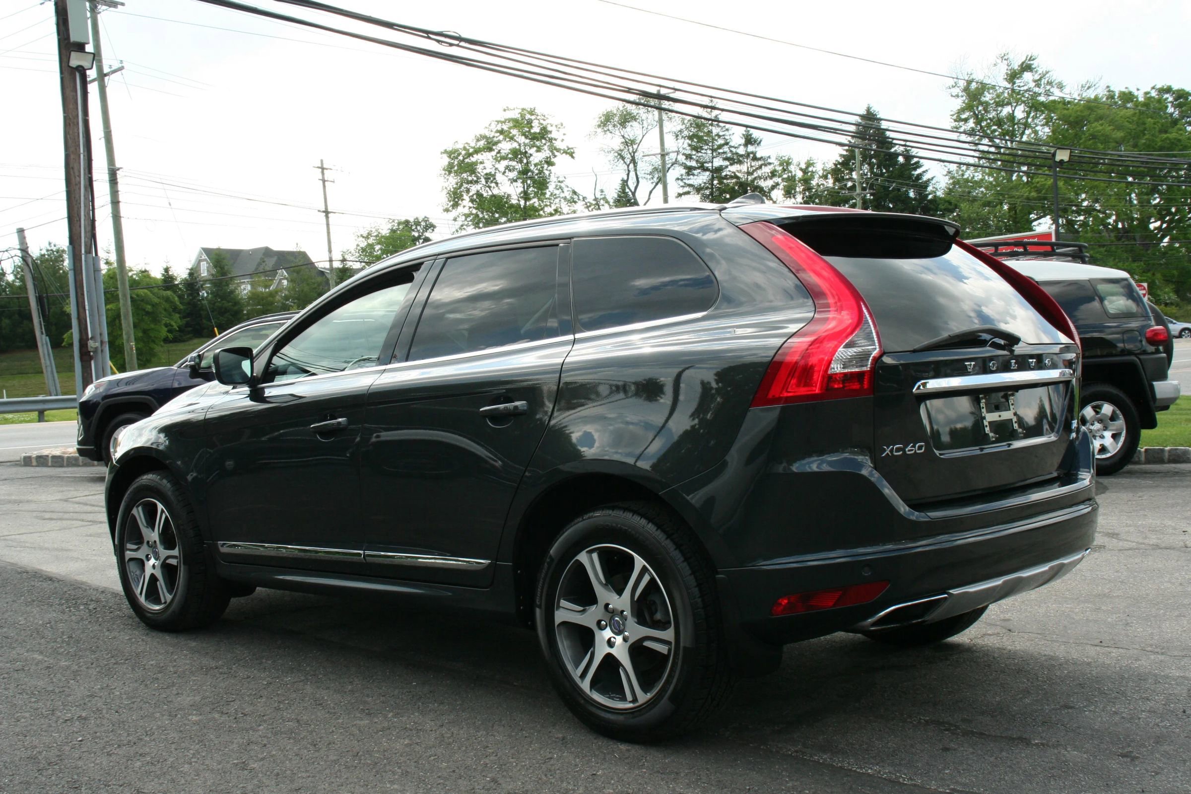 Used 2015 Volvo XC60 T6 w/ Protection Package AWD/4WD image 11
