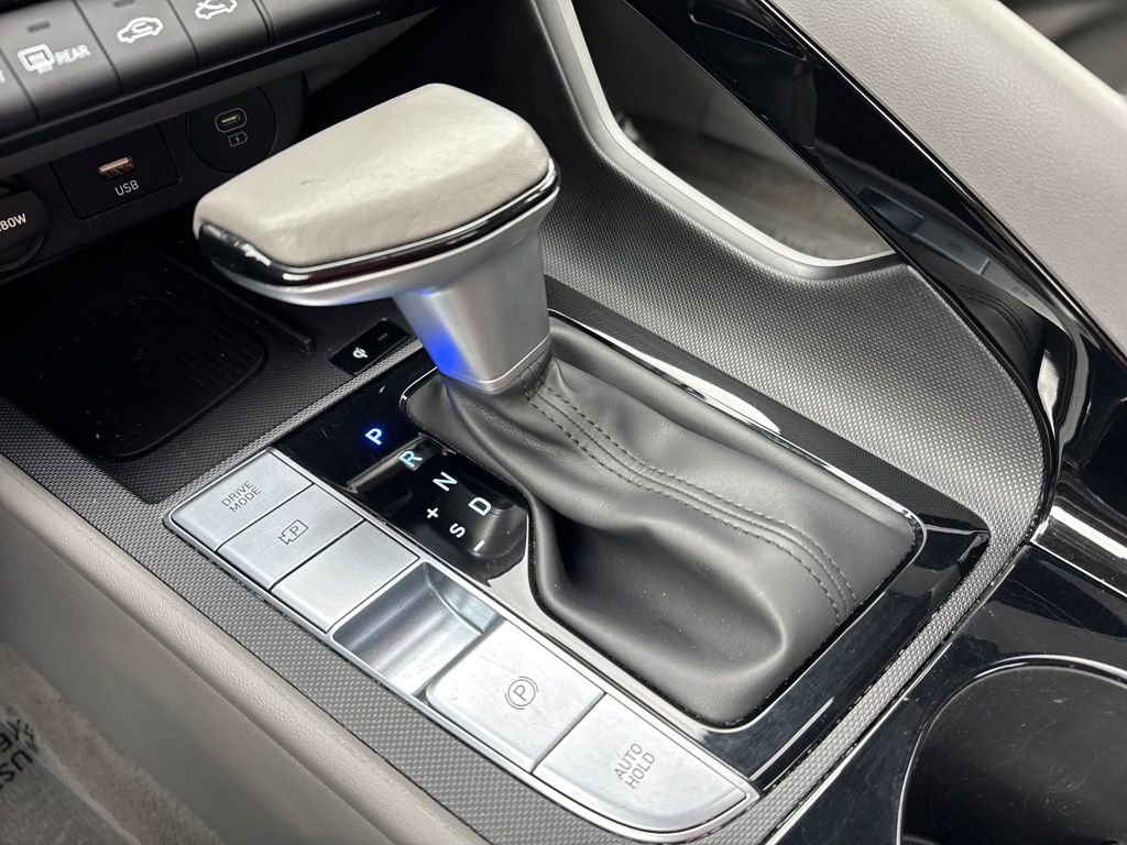 Used 2025 Hyundai Elantra SEL image 18