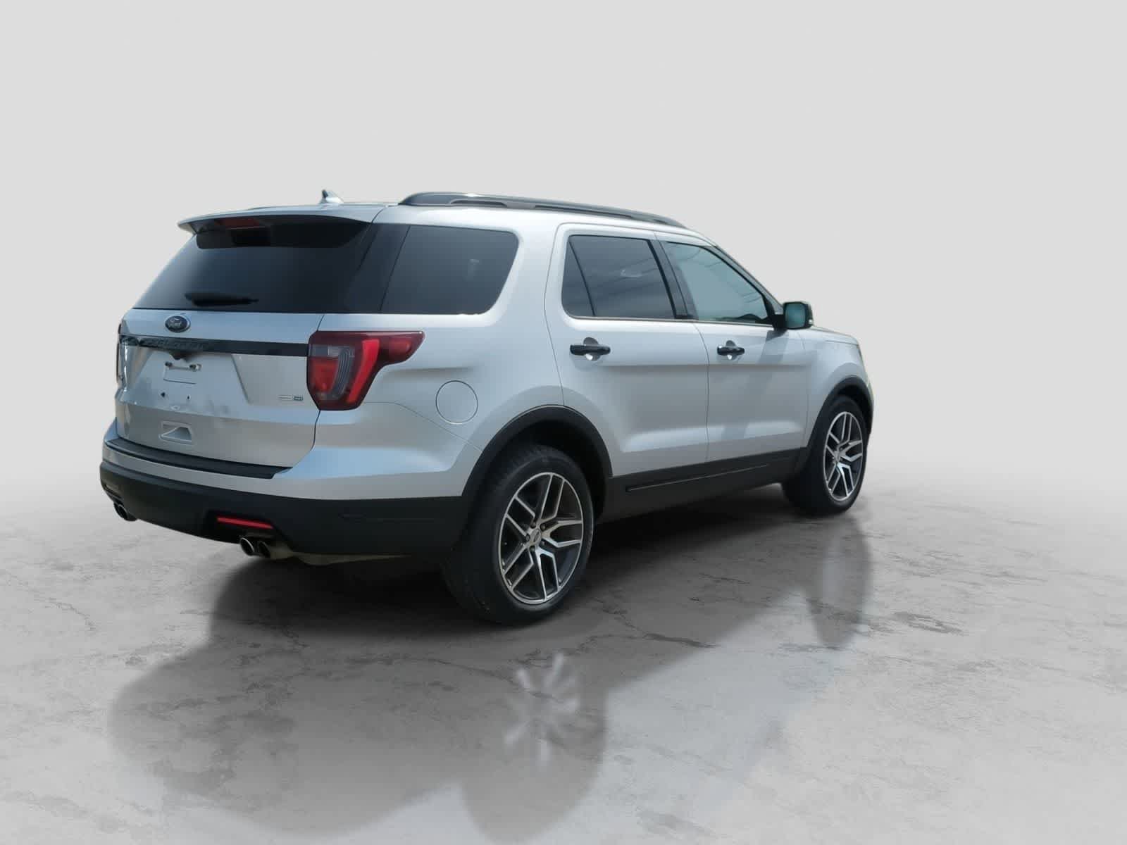 Used 2018 Ford Explorer Sport w/ Equipment Group 401A AWD/4WD image 8