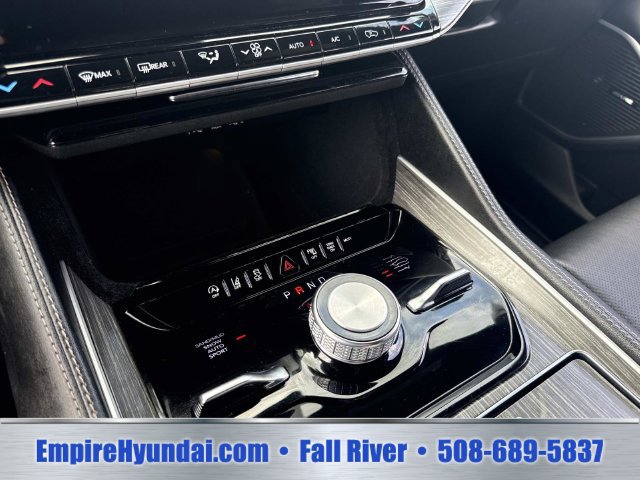 Used 2024 Jeep Wagoneer Series III AWD/4WD image 26