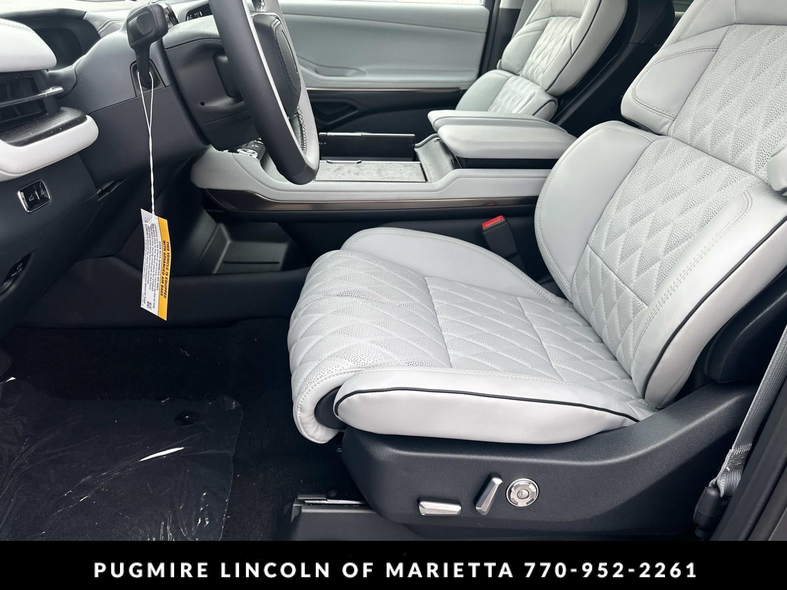 New 2027 Lincoln Navigator L Black Label AWD/4WD image 9