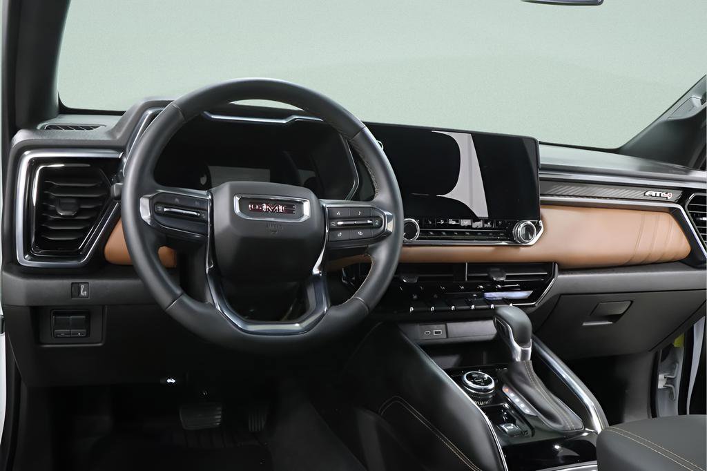 Used 2023 GMC Canyon AT4 w/ AT4 Premium Package image 9