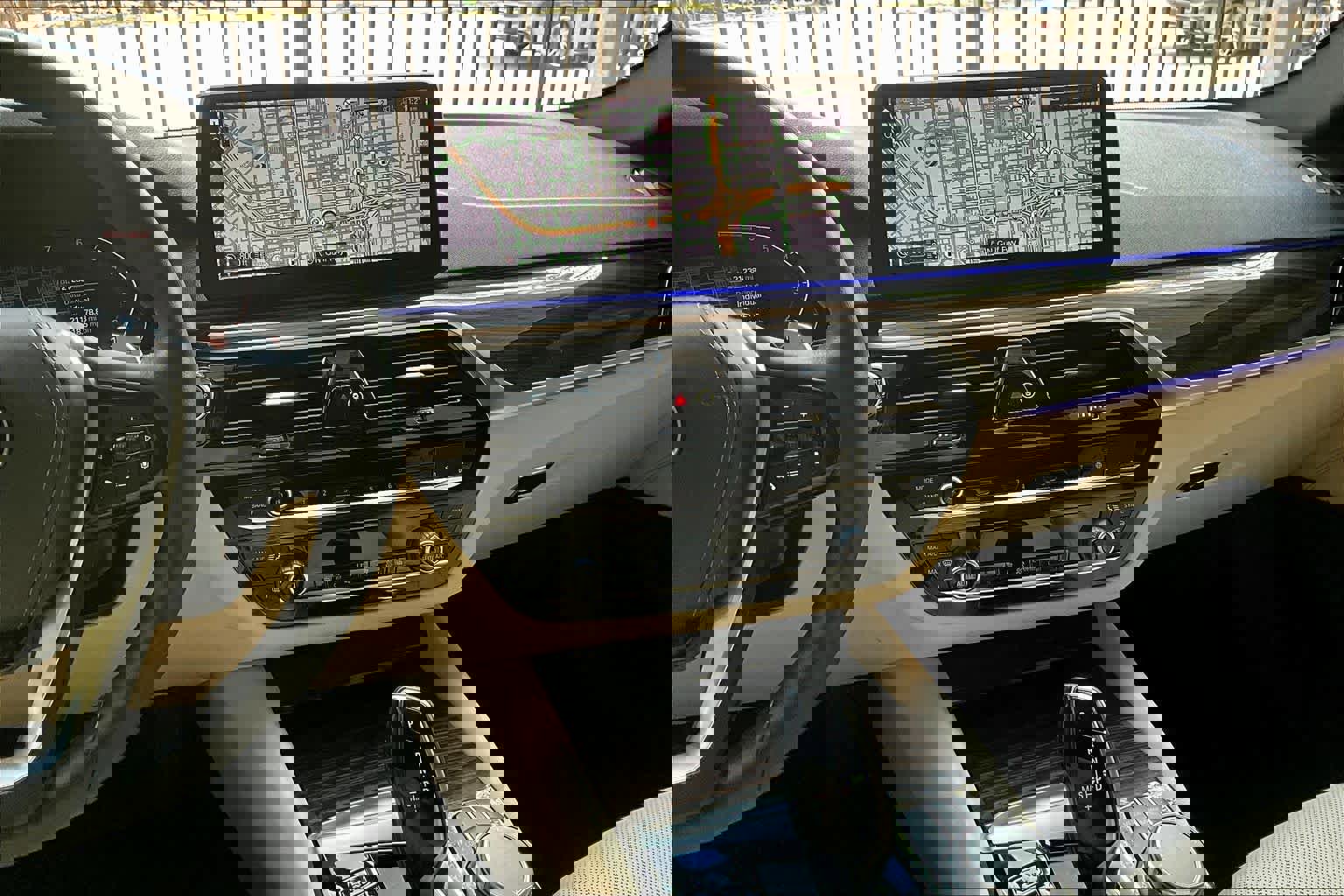 Used 2023 BMW 530i w/ Convenience Package RWD image 6