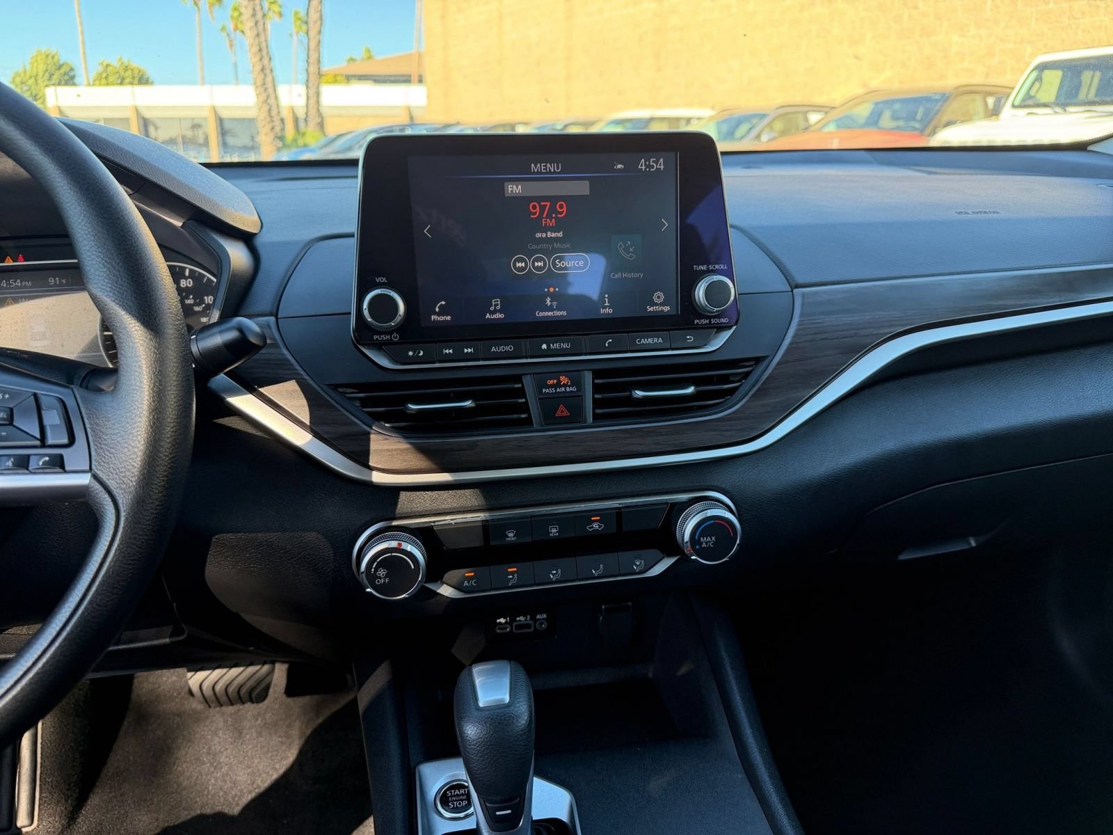 Used 2025 Nissan Altima 2.5 SV FWD image 16