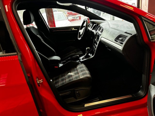 Used 2018 Volkswagen GTI S image 31