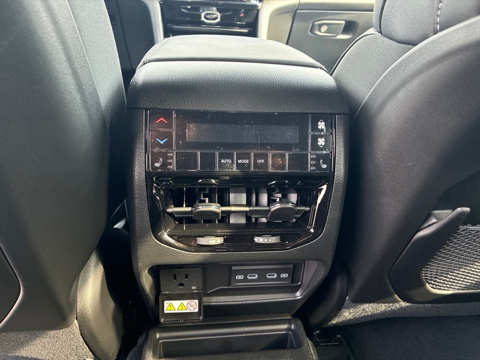 New 2026 Jeep Grand Cherokee L Limited AWD/4WD image 18