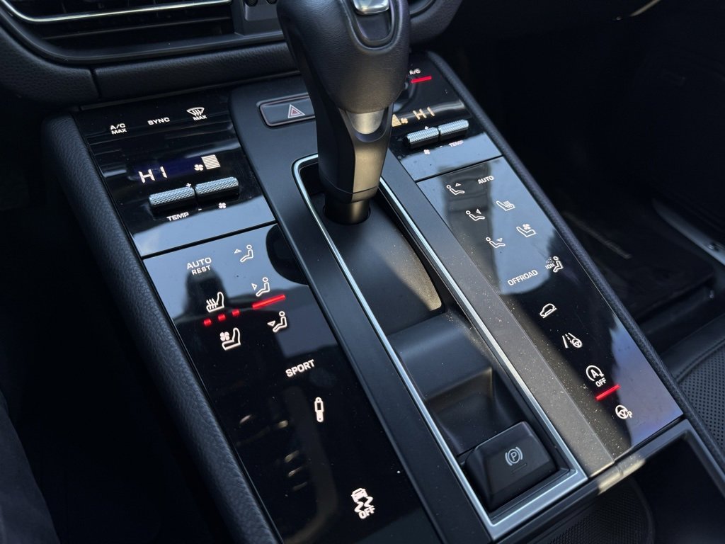 Used 2022 Porsche Macan S w/ Premium Package Plus image 20