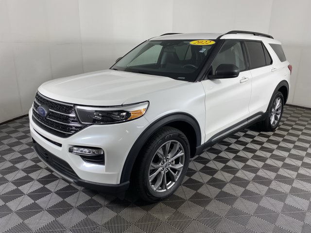 Used 2022 Ford Explorer XLT w/ Equipment Group 202A AWD/4WD image 12