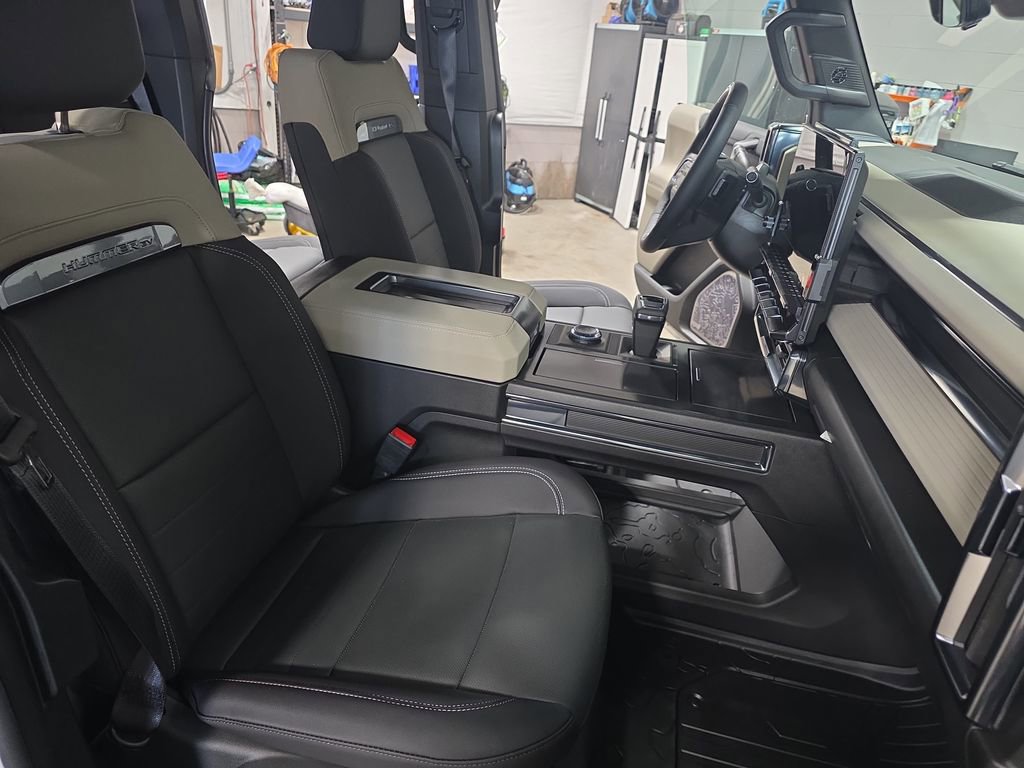 New 2026 GMC Hummer EV SUV w/ LPO, Dark Essentials Package image 10