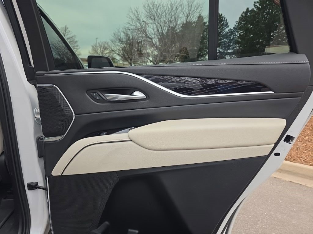 Certified 2021 Cadillac Escalade Sport w/ LPO, ONYX Package image 21