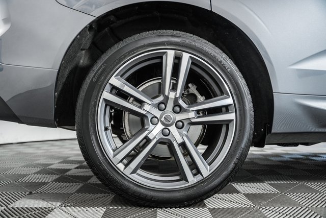 Used 2020 Volvo XC60 T6 Momentum image 16