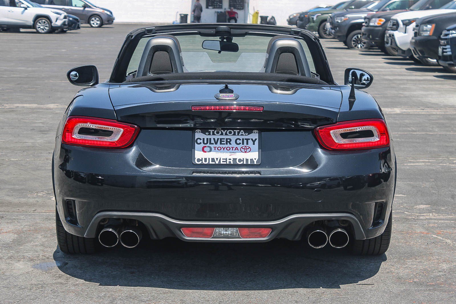 Used 2018 FIAT 124 Spider Abarth RWD image 17