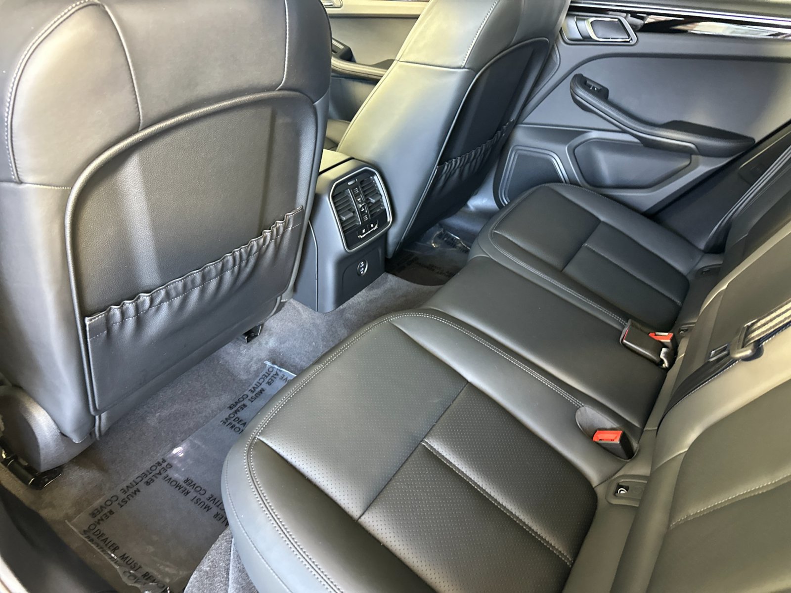 Certified 2026 Porsche Macan AWD/4WD image 14