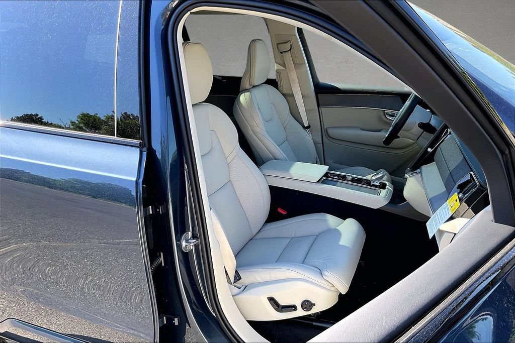 New 2026 Volvo XC90 T8 Ultra w/ Protection Package Premier AWD/4WD image 10