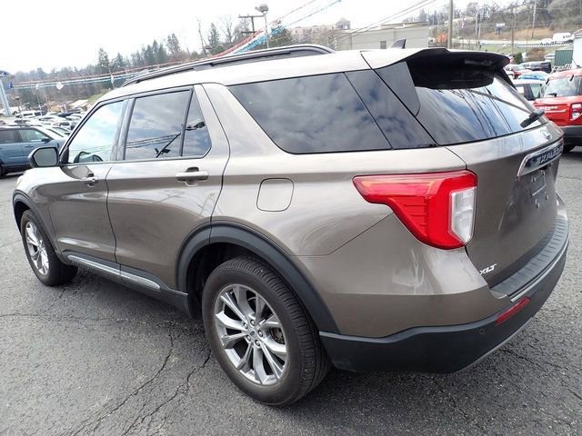 Used 2021 Ford Explorer XLT w/ Equipment Group 202A image 3
