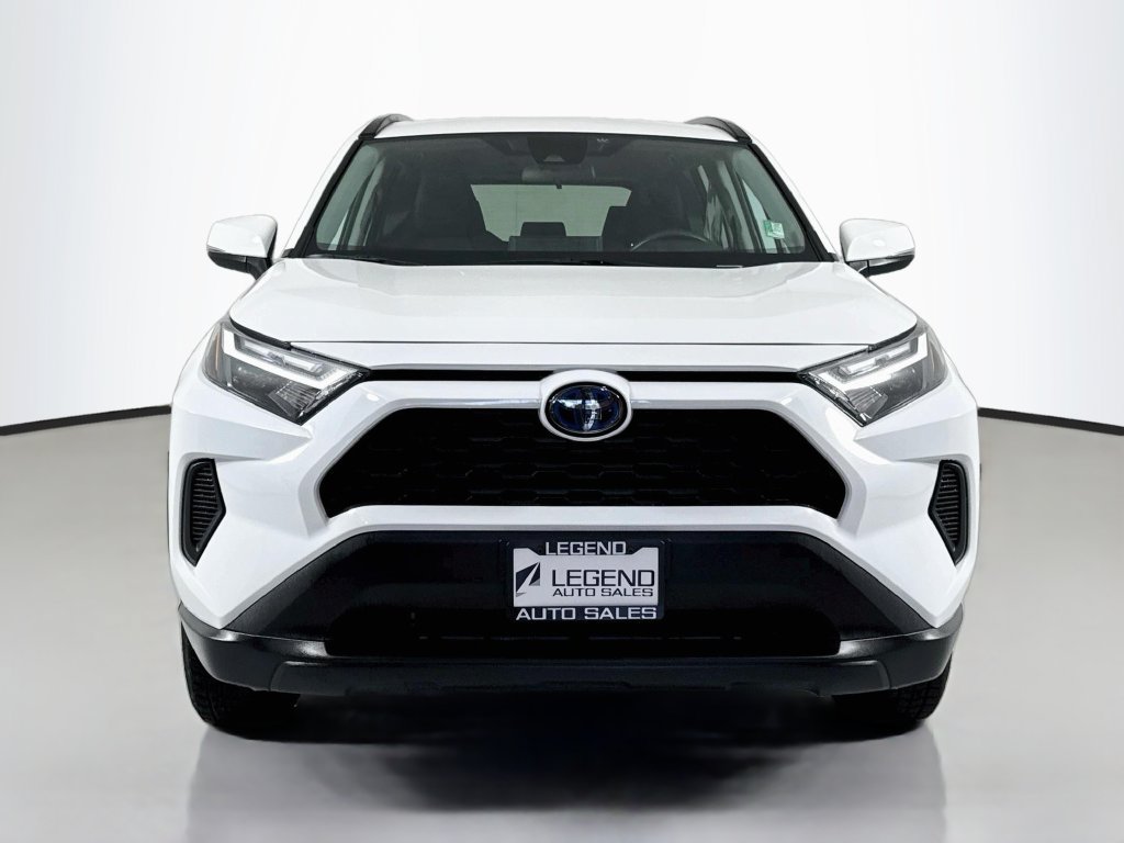 Used 2024 Toyota RAV4 LE AWD/4WD image 3