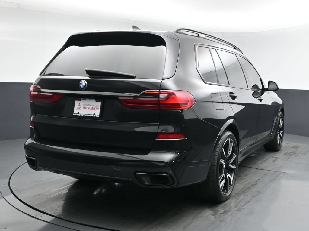 Used 2022 BMW X7 xDrive40i w/ M Sport Package AWD/4WD image 18