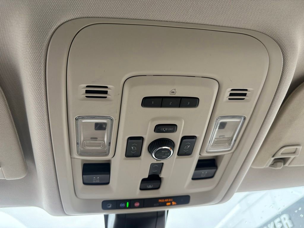 Used 2022 GMC Yukon XL Denali RWD image 29