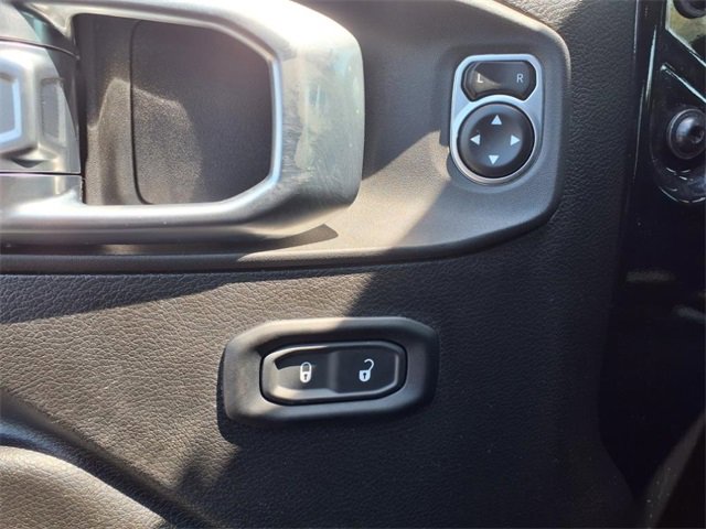 Used 2024 Jeep Wrangler Unlimited Rubicon 4xe image 16