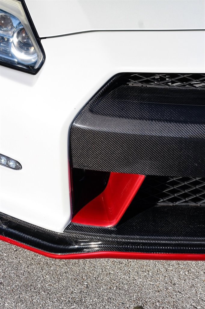 Used 2013 Nissan GT-R Premium AWD/4WD image 17