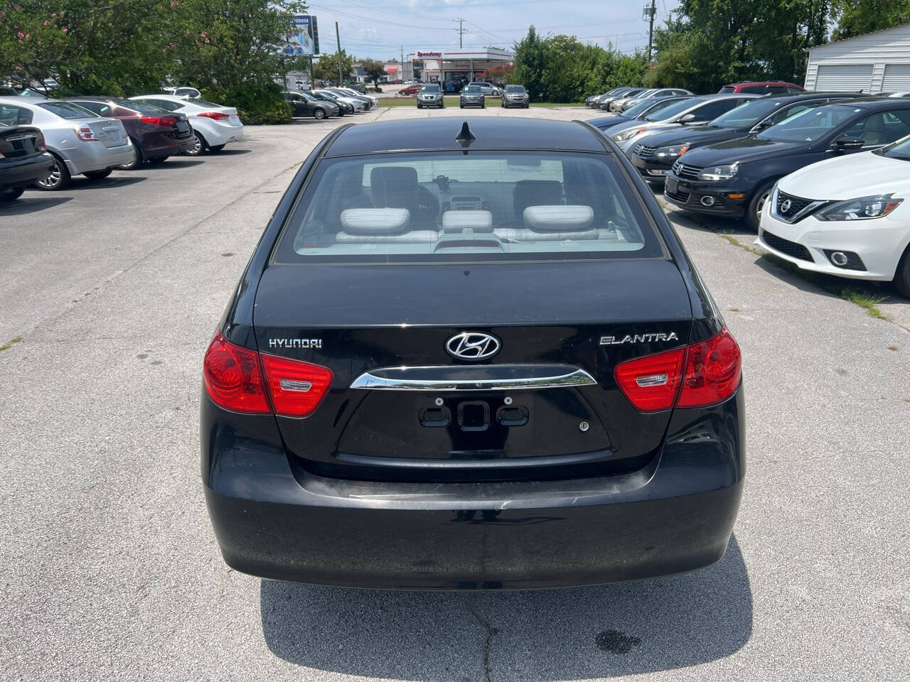 Used 2010 Hyundai Elantra GLS FWD image 7