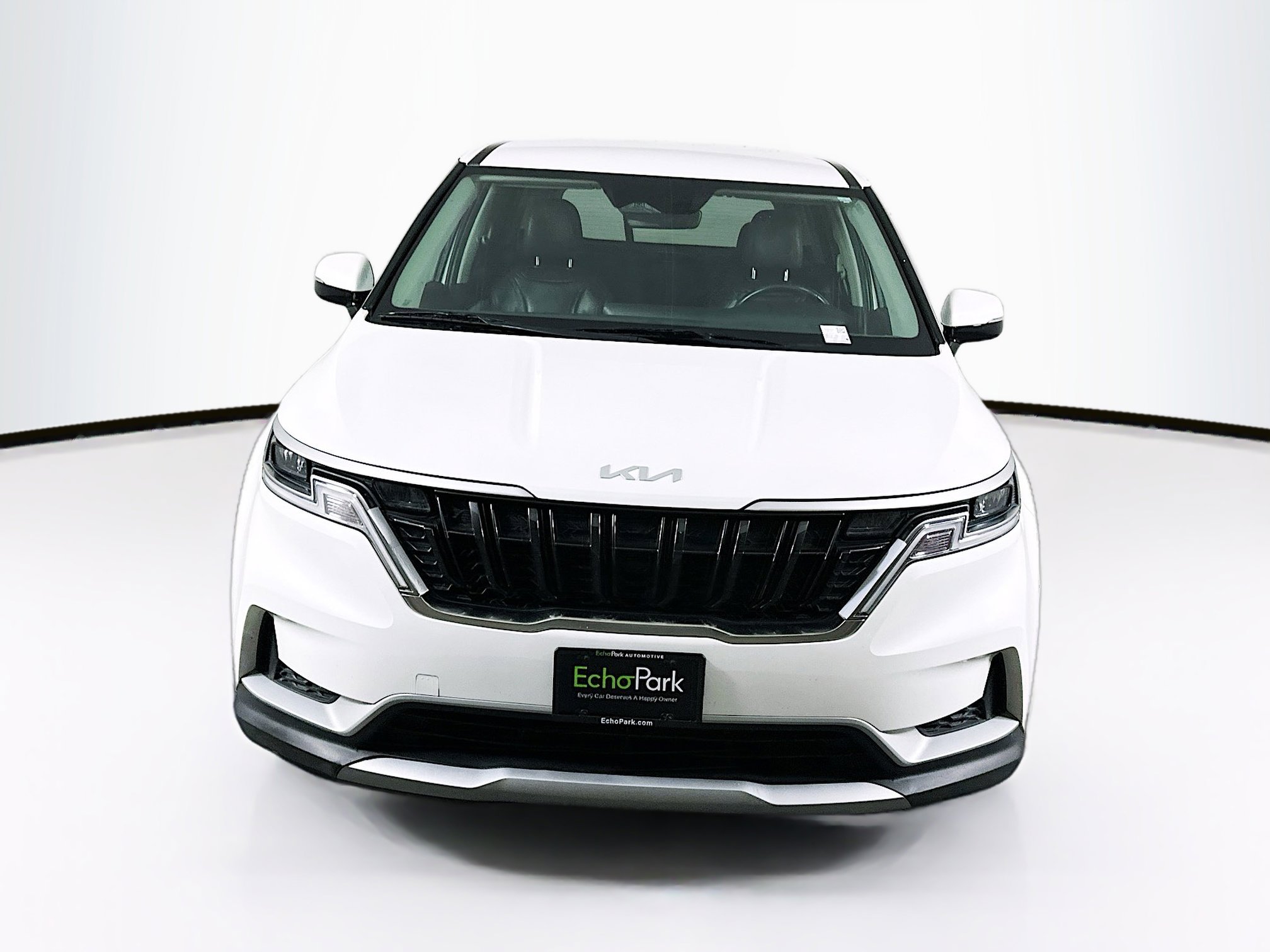 Used 2024 Kia Carnival LX image 2