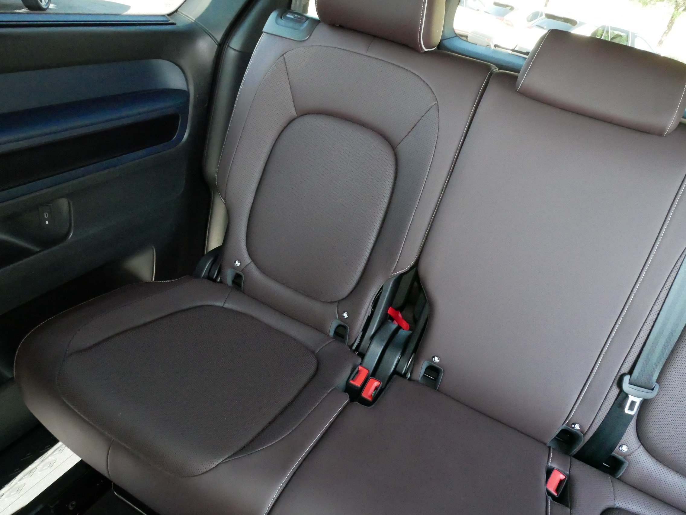 Certified 2025 Volkswagen ID. Buzz Pro S RWD image 12